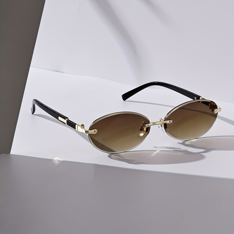 Sexy Small Oval Punk Sunglasse - Metal Photo Panel 评论和价格